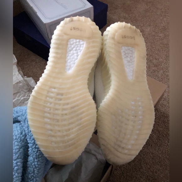 YEEZY BOOST V2 Cream White Women Size US7 - Picture 6 of 8